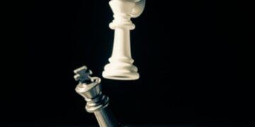 Direct Lending and BSL Markets: The Battle for Middle Market Share